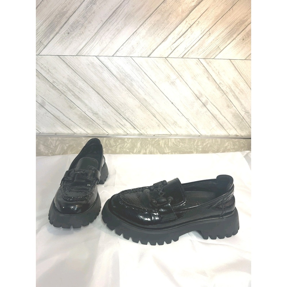 Vaneli 8 Lug Sole Loafer "Zoya" Black Napa Patent Leather NICE!